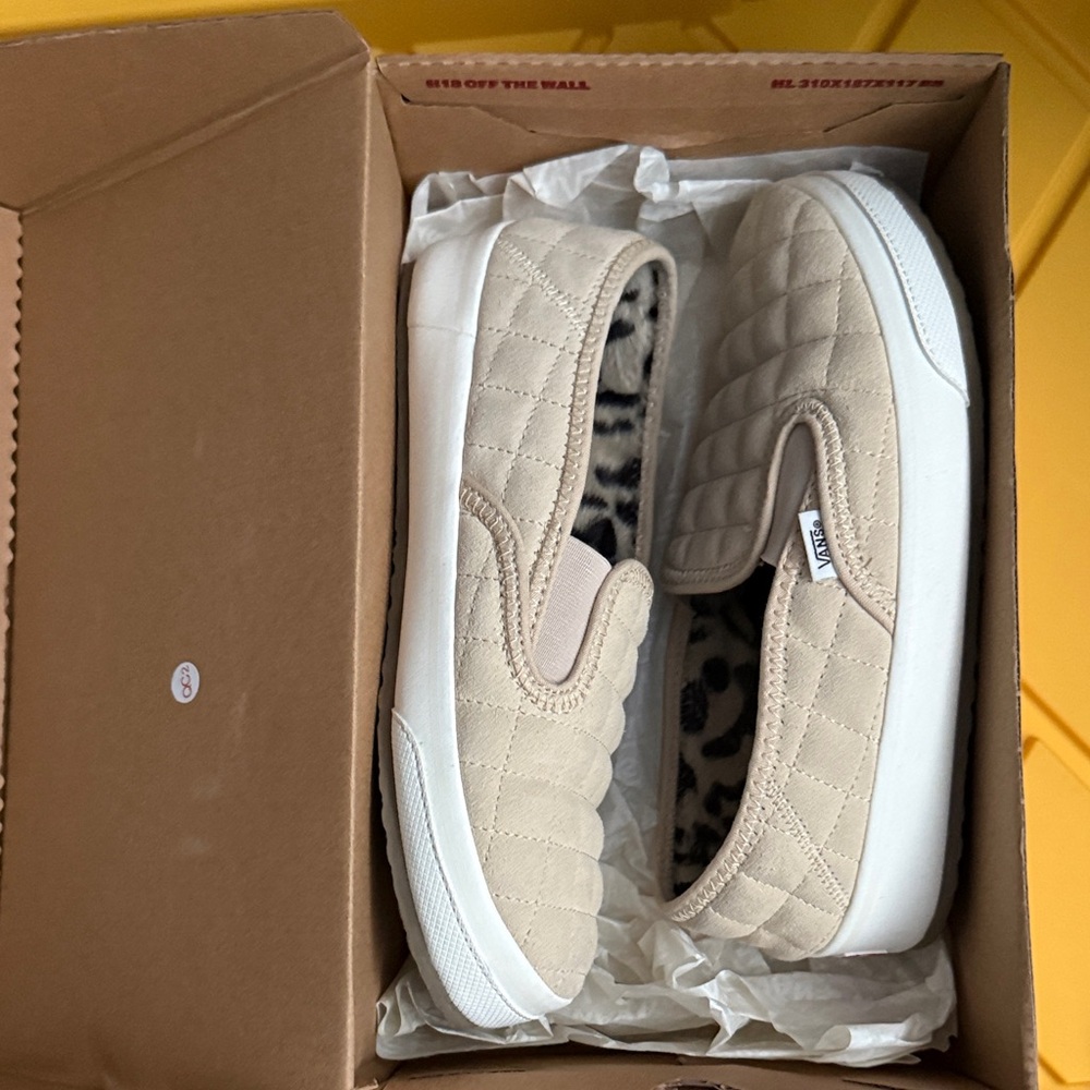 Vans Cream Quilted Slip-On Shoes Slip-Er 2